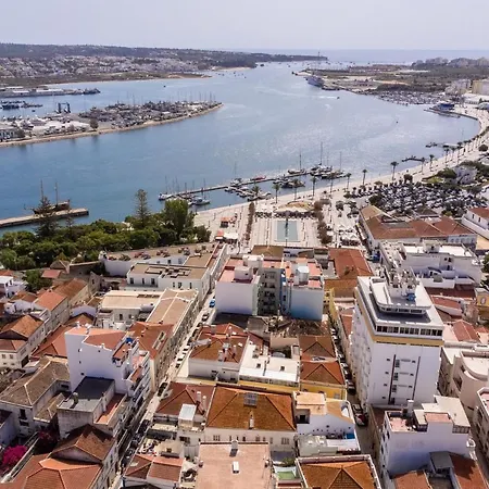 Downtown With River View And Ac By Lisbeyond *