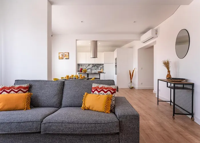 Apartment Downtown With River View And Ac By Lisbeyond *