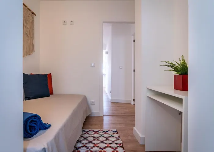 Downtown With River View And Ac By Lisbeyond *