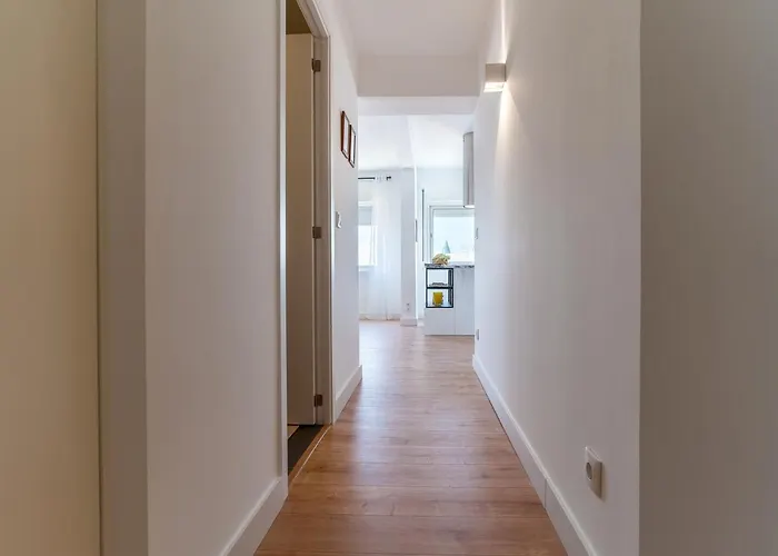 Apartment Downtown With River View And Ac By Lisbeyond *