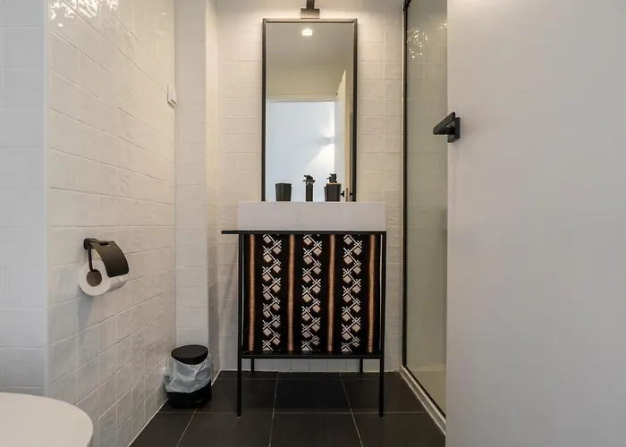 Downtown With River View And Ac By Lisbeyond