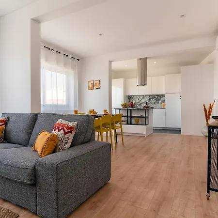 Apartman Downtown With River View And Ac By Lisbeyond *