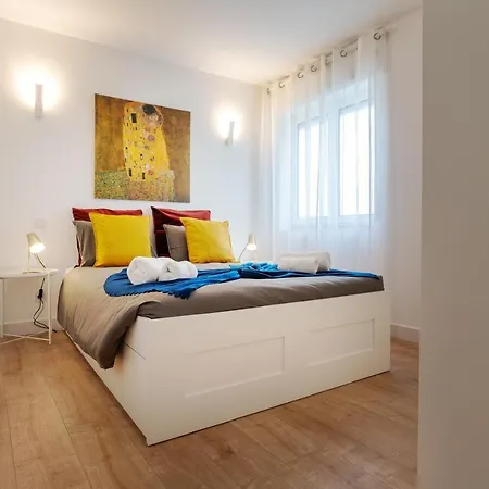 Downtown With River View And Ac By Lisbeyond Apartman