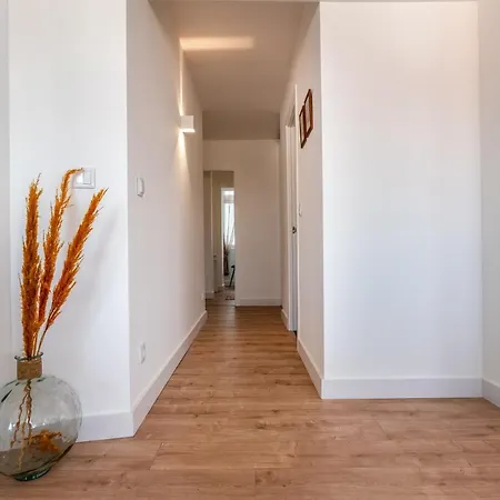 Downtown With River View And Ac By Lisbeyond Apartman *
