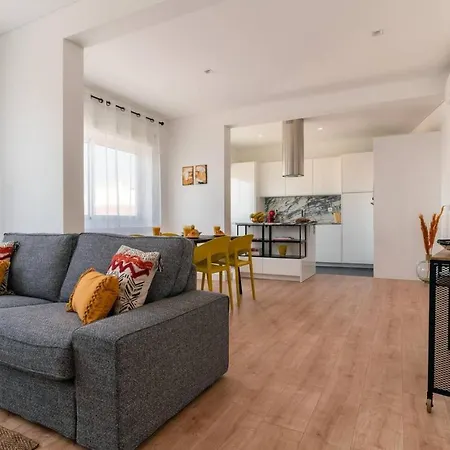 Downtown With River View And Ac By Lisbeyond Apartman