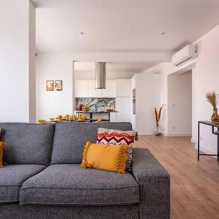 Downtown With River View And Ac By Lisbeyond Apartman