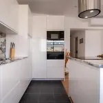 Downtown With River View And Ac By Lisbeyond *