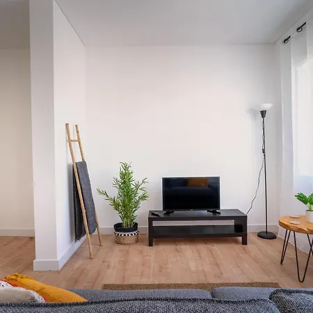 Apartmán Downtown With River View And Ac By Lisbeyond