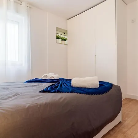 Apartmán Downtown With River View And Ac By Lisbeyond